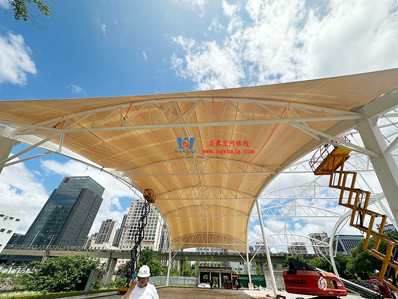 溫州惠民路西側綠地球場鋼膜結構工程完工