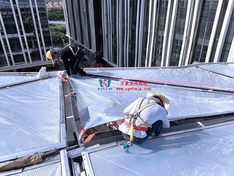 縱使烈日炎炎，腳步從未止歇！海南這個ETFE氣枕膜項目施工進度有最新消息