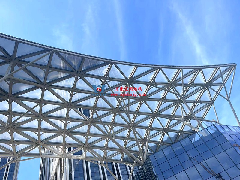 縱使烈日炎炎，腳步從未止歇！海南這個ETFE氣枕膜項目施工進度有最新消息