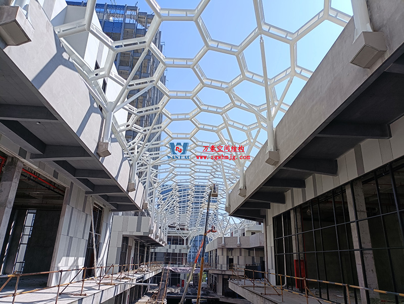 建筑藝術中鋼結構的力學美感表達