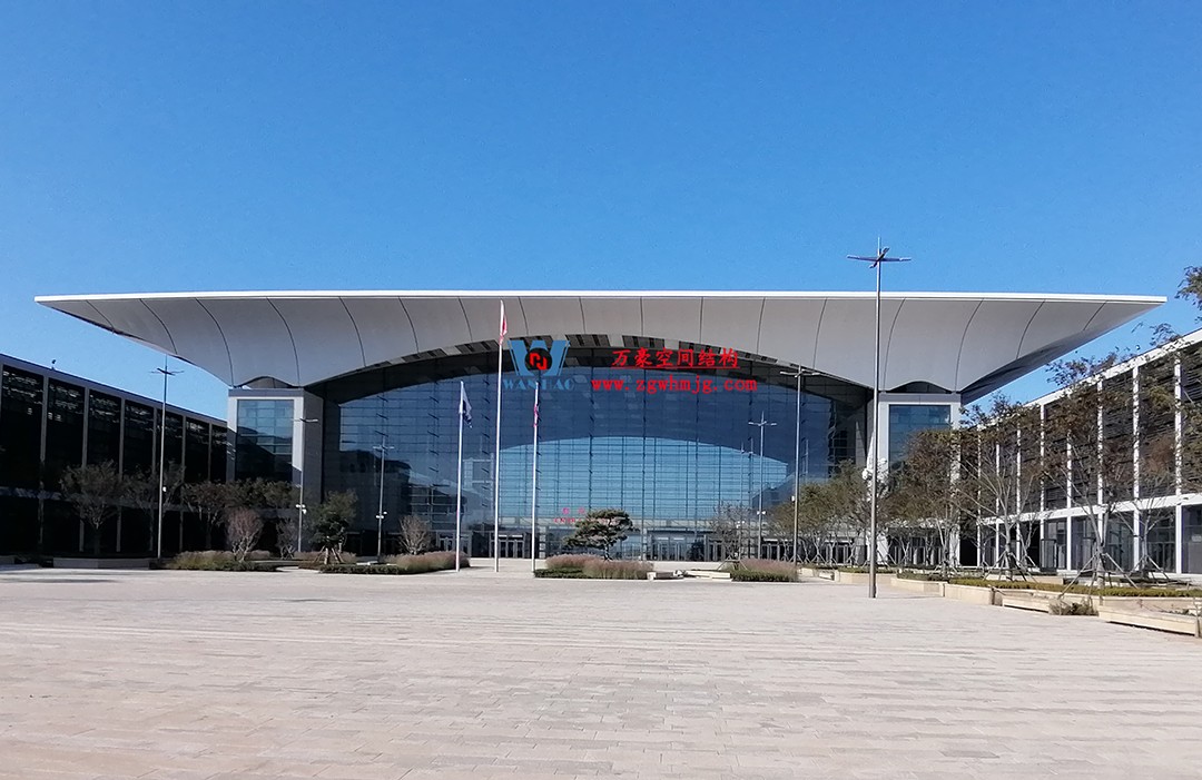 有骨骼、有皮膚的PTFE膜結構建筑