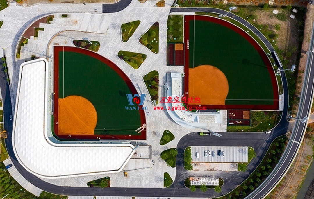 以前瞻性的視角融入城市生活之中的膜結構體育場館