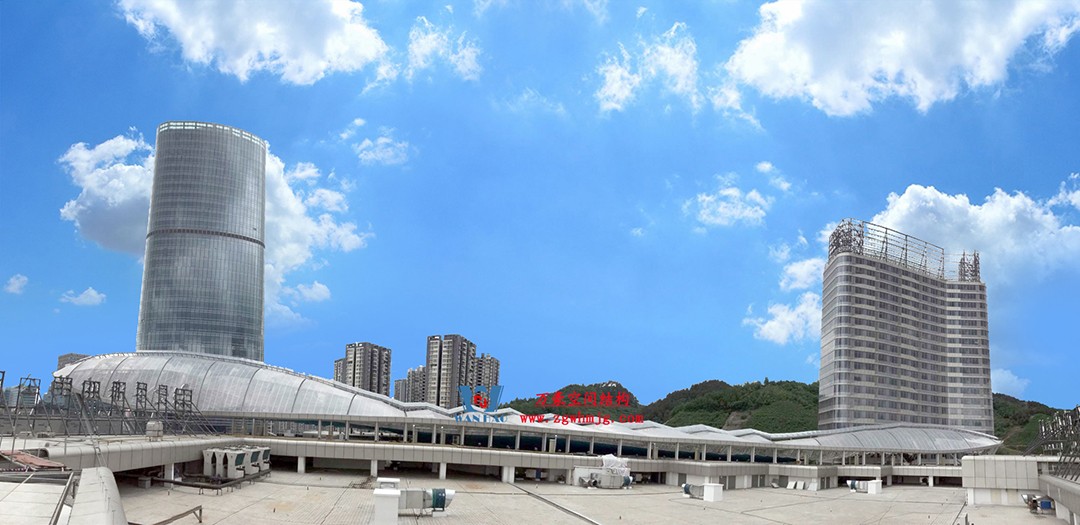 遵義高鐵新城上的一條鋼膜結構“長龍” 遵義高鐵新城上的一條鋼膜結構“長龍”