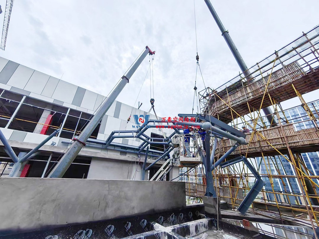 已完工，這個(gè)ETFE氣枕商業(yè)天幕閃亮登場(chǎng)！