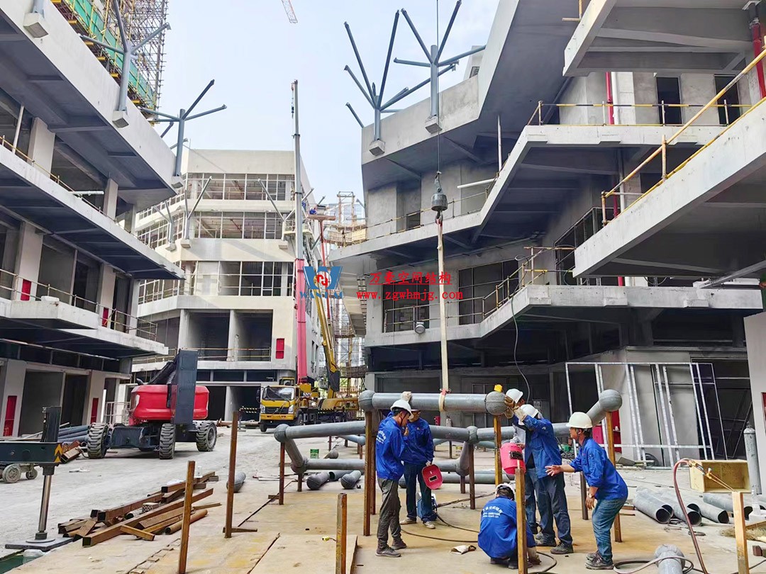 已完工，這個(gè)ETFE氣枕商業(yè)天幕閃亮登場(chǎng)！