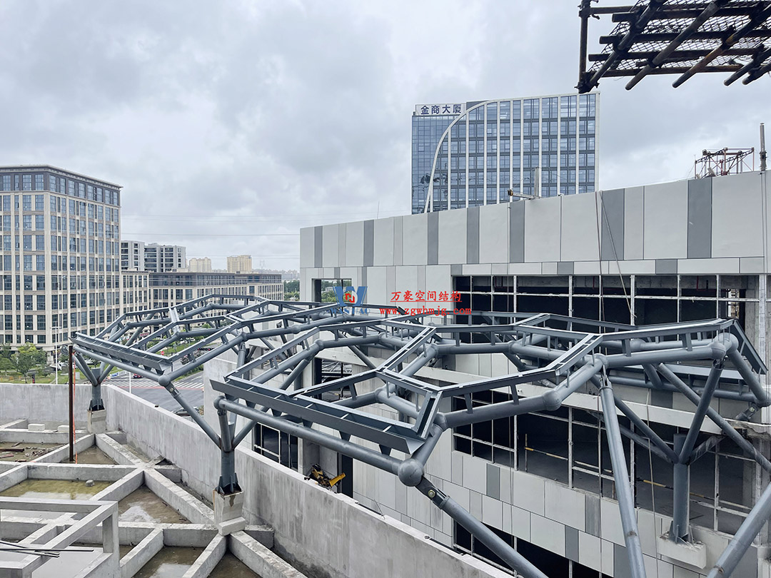 已完工，這個(gè)ETFE氣枕商業(yè)天幕閃亮登場(chǎng)！