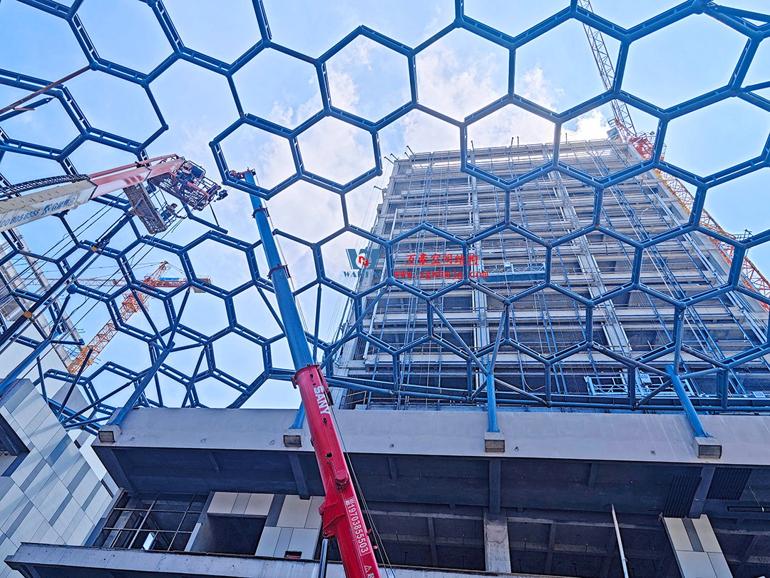 已完工，這個(gè)ETFE氣枕商業(yè)天幕閃亮登場(chǎng)！