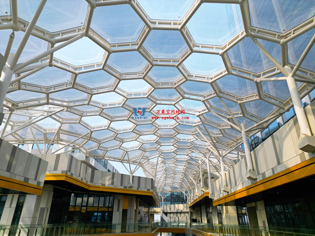 已完工，這個(gè)ETFE氣枕商業(yè)天幕閃亮登場(chǎng)！