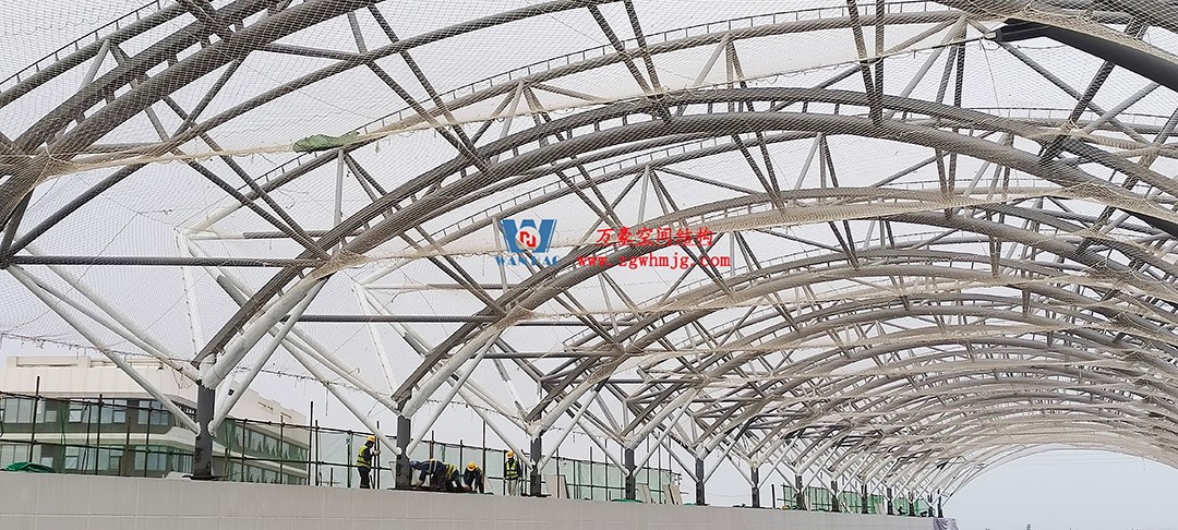 施工加速,這個(gè)PTFE膜結(jié)構(gòu)天幕即將完工! 施工加速,這個(gè)PTFE膜結(jié)構(gòu)天幕即將完工!