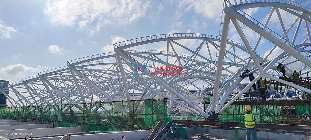 施工加速,這個(gè)PTFE膜結(jié)構(gòu)天幕即將完工! 施工加速,這個(gè)PTFE膜結(jié)構(gòu)天幕即將完工!