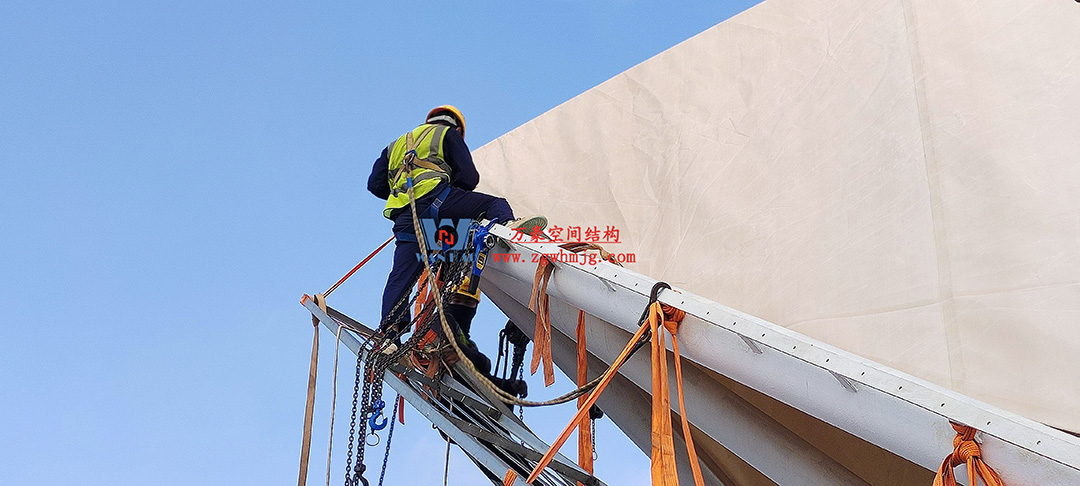 施工加速,這個(gè)PTFE膜結(jié)構(gòu)天幕即將完工! 施工加速,這個(gè)PTFE膜結(jié)構(gòu)天幕即將完工!
