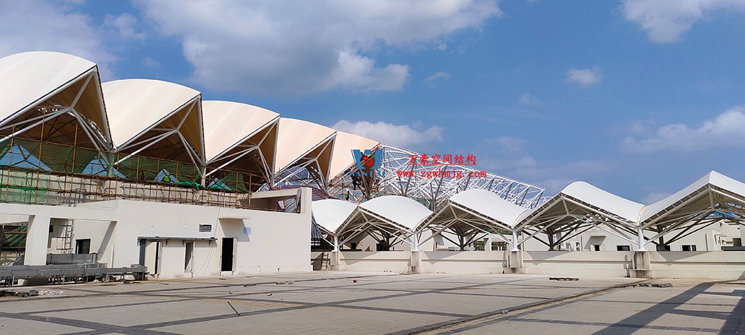海南醫學院第一附屬醫院江東新院區連廊天幕順利完工