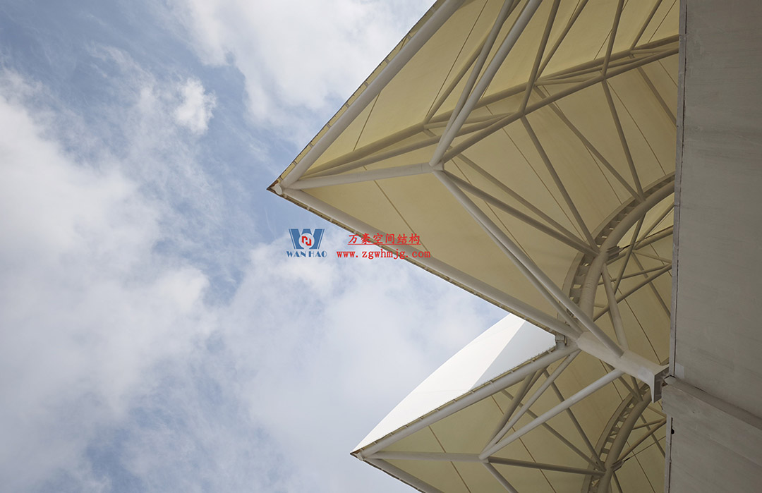 海南醫學院第一附屬醫院江東新院區連廊天幕順利完工