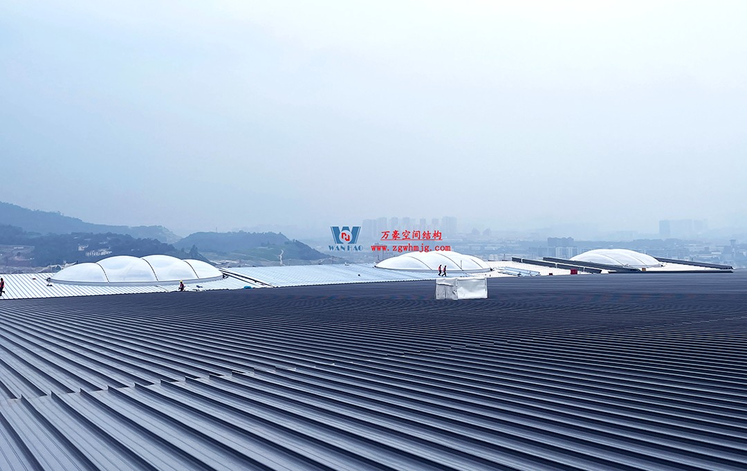 提檔提速，ETFE氣枕膜結(jié)構(gòu)天窗正在火熱施工安裝中