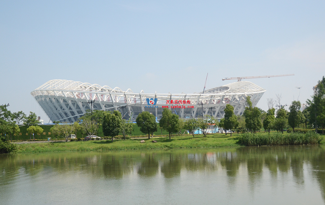 緊跟“蘇超熱浪”，火熱施工中，一只白鷺即將振翅高飛！